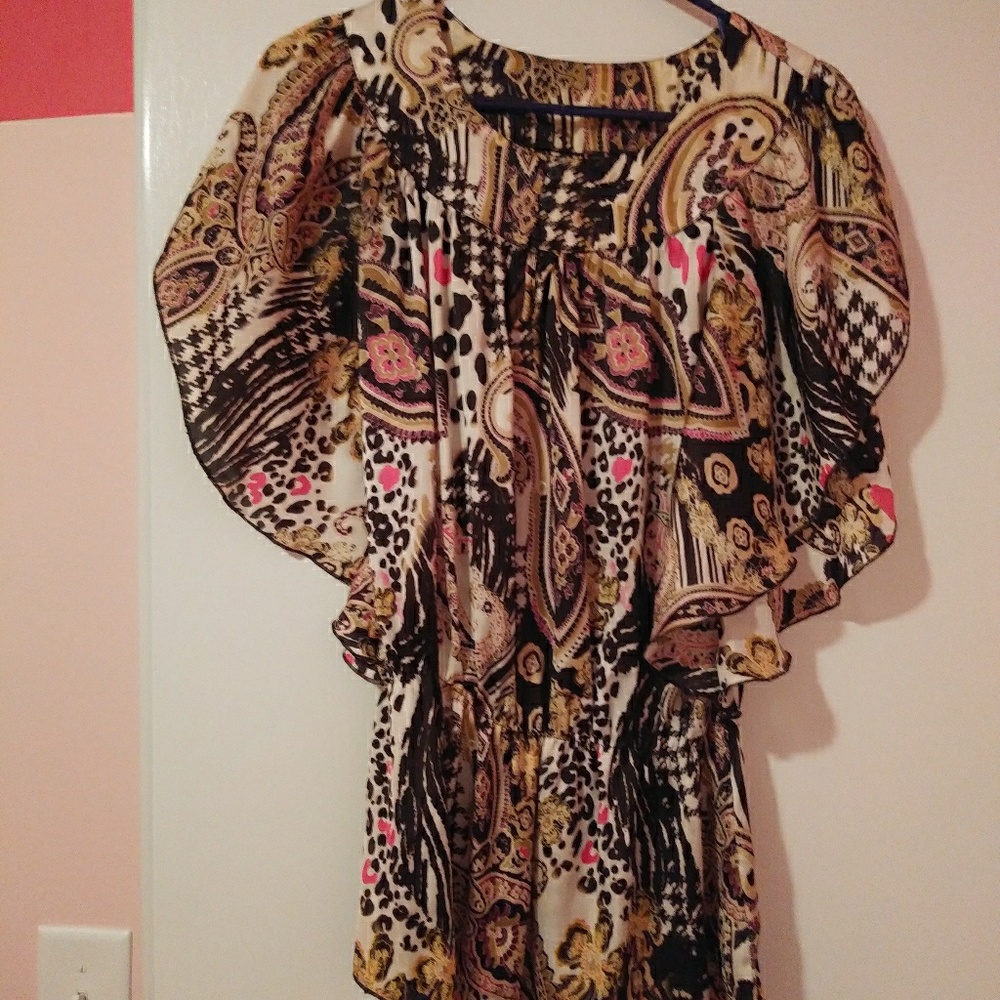 Essentials by Milano Stylish Top